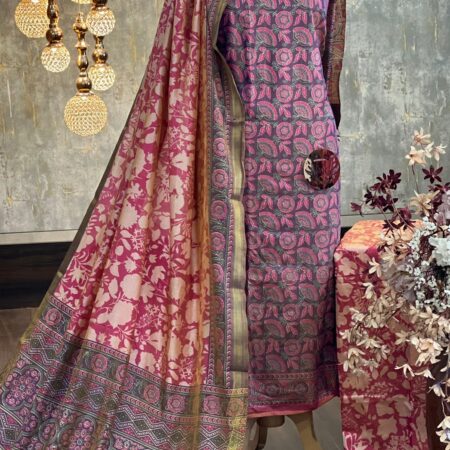 Exquisite Patola Printed Silk Suit Set with Zari Border