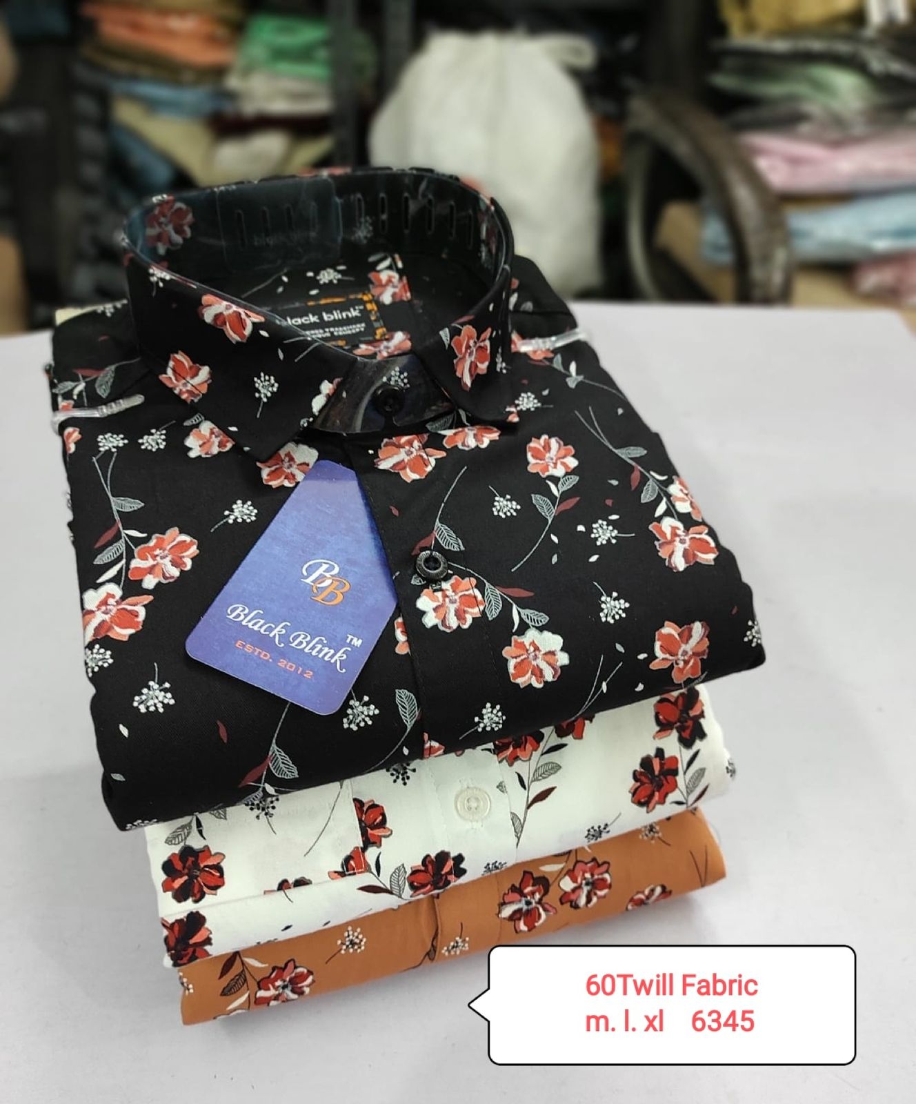 Black Blink Men's Floral Printed 60 Twill Fabric Casual Shirt